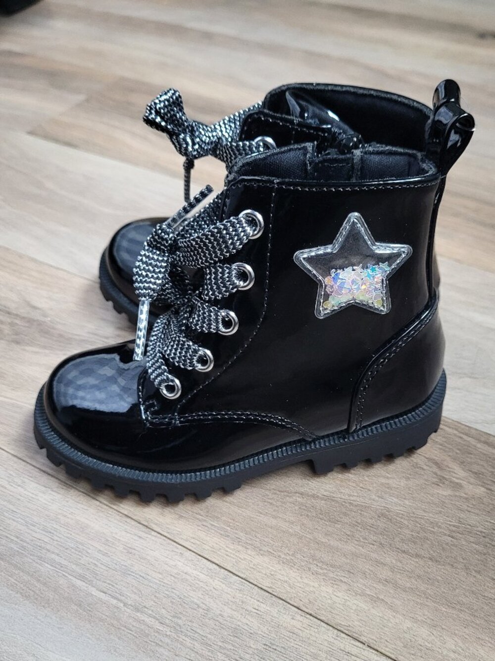 Maggie and Zoe Black Glossy Star Lace Up/Zipper Bootie Size 7